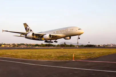 Etihad Airways: riprende i voli per 58 destinazioni inclusi i quelli da e per Roma Fiumicino