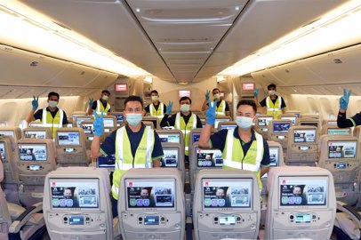 Emirates opera il suo primo volo con tutto l'equipaggio vaccinato