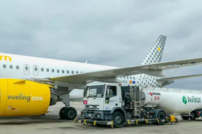 Vueling vola sostenibile con l’aiuto di Avikor