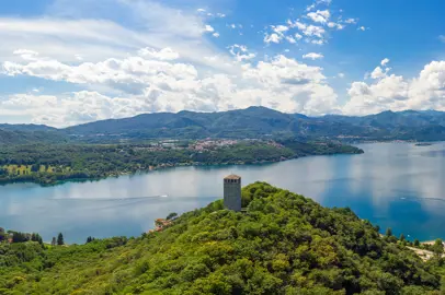 Estate nel Distretto Turistico dei Laghi tra spiagge, trekking, bike ed eventi