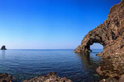 Voli da Perugia per Lampedusa e Pantelleria con HelloFly