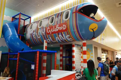 Area giochi per bambini in aeroporto