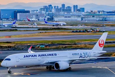 Con Japan Airlines noleggio di abbigliamento a destinazione