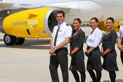 Vueling cerca assistenti di volo