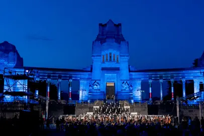 La Messa da Requiem di Gaetano Donizetti dinanzi al Cimitero di Bergamo