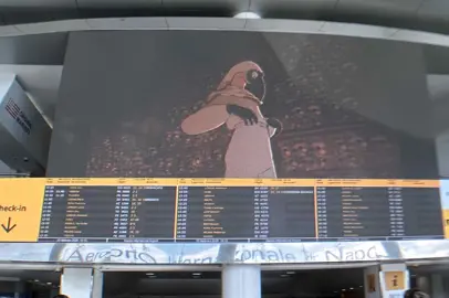 Napoli 2500 in volo: il corto di Rak al check-in