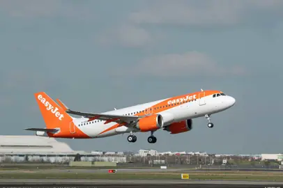 Airbus consegna a easyJet il primo A320 con FANS-C