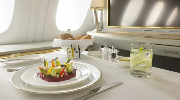 La cucina vegana a bordo di Emirates