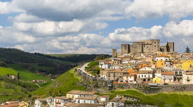 Basilicata tra castelli, borghi e paesaggi: viaggio nel cuore del Medioevo