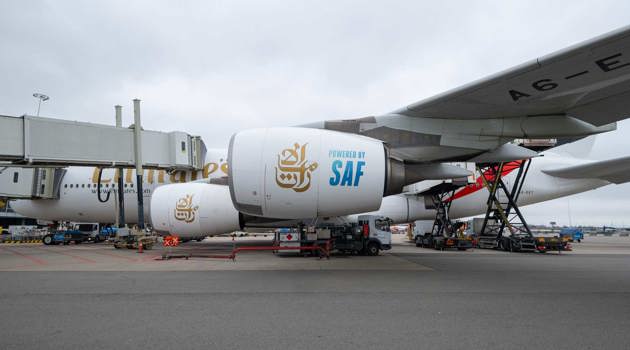 Emirates utilizza SAF all'aeroporto di Amsterdam