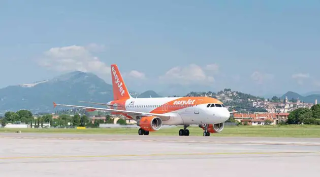 easyJet: voli estivi da Venezia e nuove rotte da Milano Linate, Milano Bergamo e Olbia
