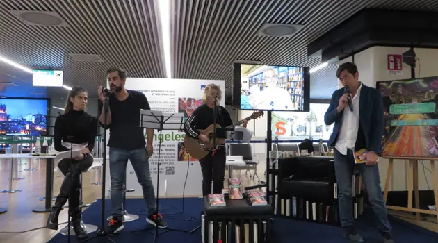 Francesco Apolloni presenta in aeroporto il suo nuovo libro