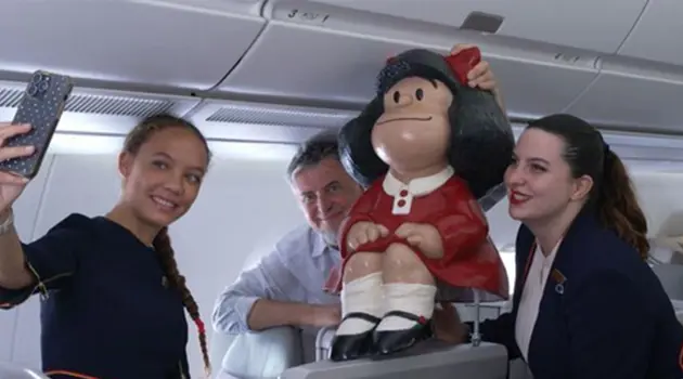 Mafalda vola a Madrid a bordo di un aereo Iberia