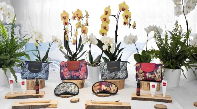 Amenity Kit di Thai Airways con Sirivannavari