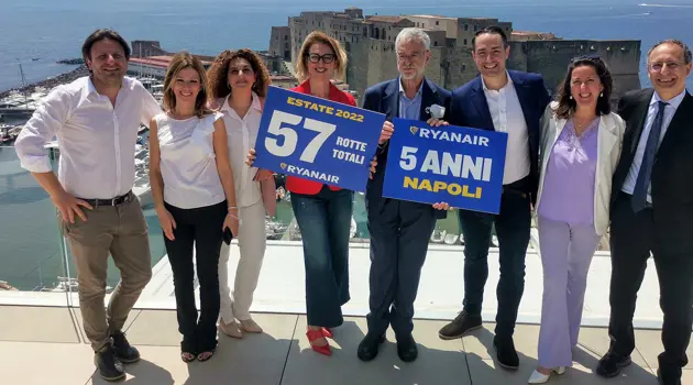 Ryanair celebra 5 anni a Napoli con 12 nuove rotte