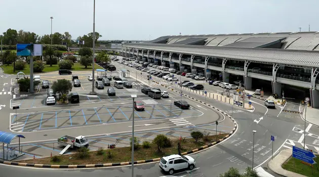 Aeroporto di Cagliari: parcheggio 20 minuti gratis agli Arrivi