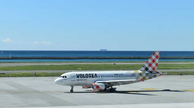 Nuova rotta esclusiva di Volotea da Palermo a Santorini