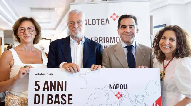 Volotea celebra 5 anni nella base di Napoli