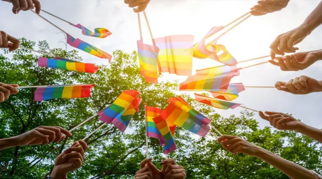 Vueling rivela le migliori destinazioni europee per festeggiare il Pride