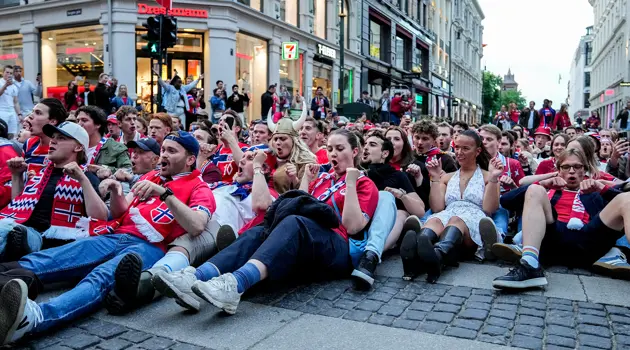 Norvegia, la Viking Row conquista i tifosi
