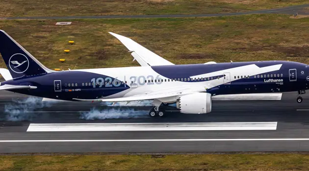 Il Dreamliner del centenario Lufthansa