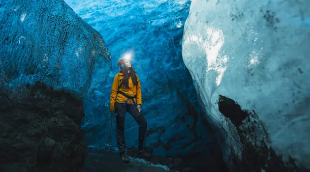 Islanda d’inverno: viaggio nelle spettacolari grotte di ghiaccio