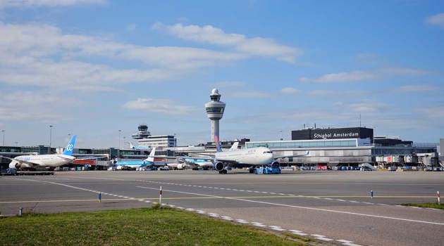 Schiphol vieterà i voli notturni entro il 2025-2026