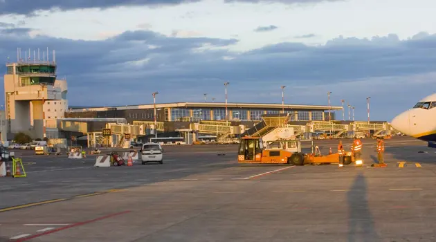 Aeroporto di Catania chiuso per incendio