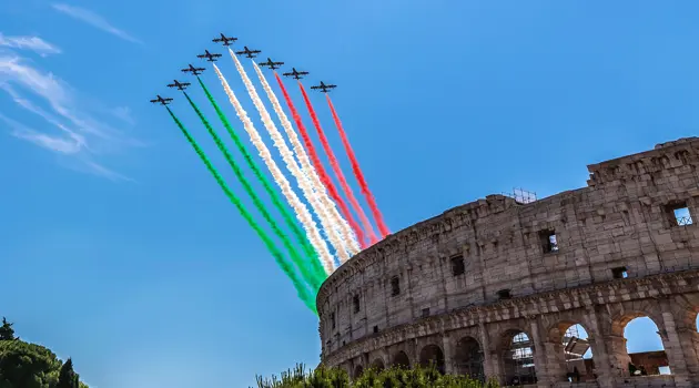 Frecce Tricolori e Red Arrows insieme nei cieli della Capitale