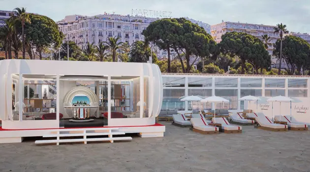 A Cannes riapre la spiaggia di Air France