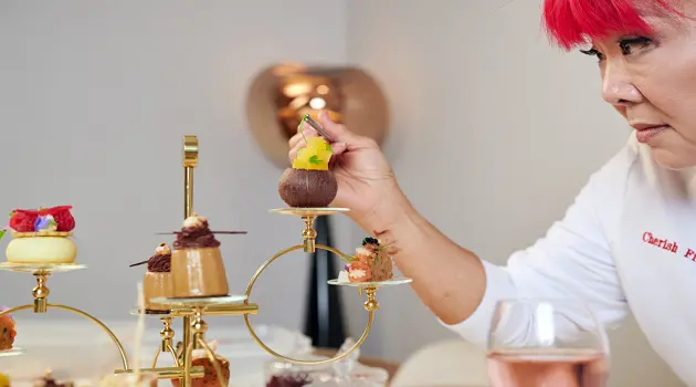 Heathrow porta l’Afternoon Tea nel terminal VIP con Cherish Finden