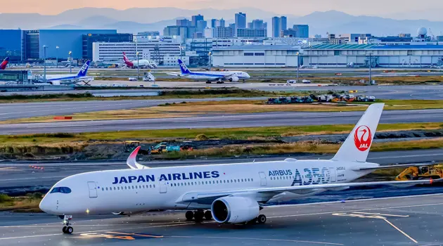 Con Japan Airlines noleggio di abbigliamento a destinazione