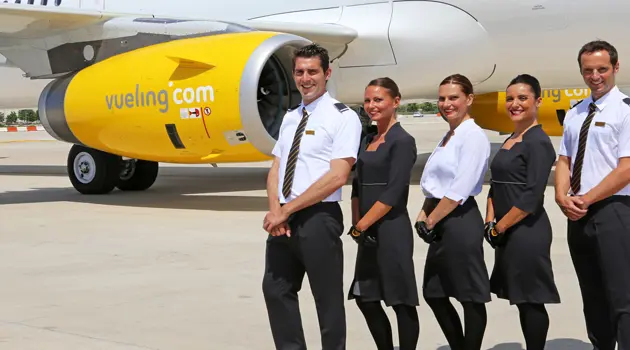 Vueling cerca assistenti di volo