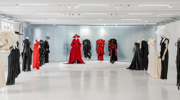 A Milano la visione senza tempo di Yohji Yamamoto